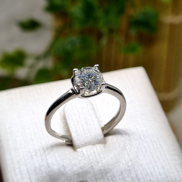 R0178 - Clear Moissanite Ring - 1.0ct