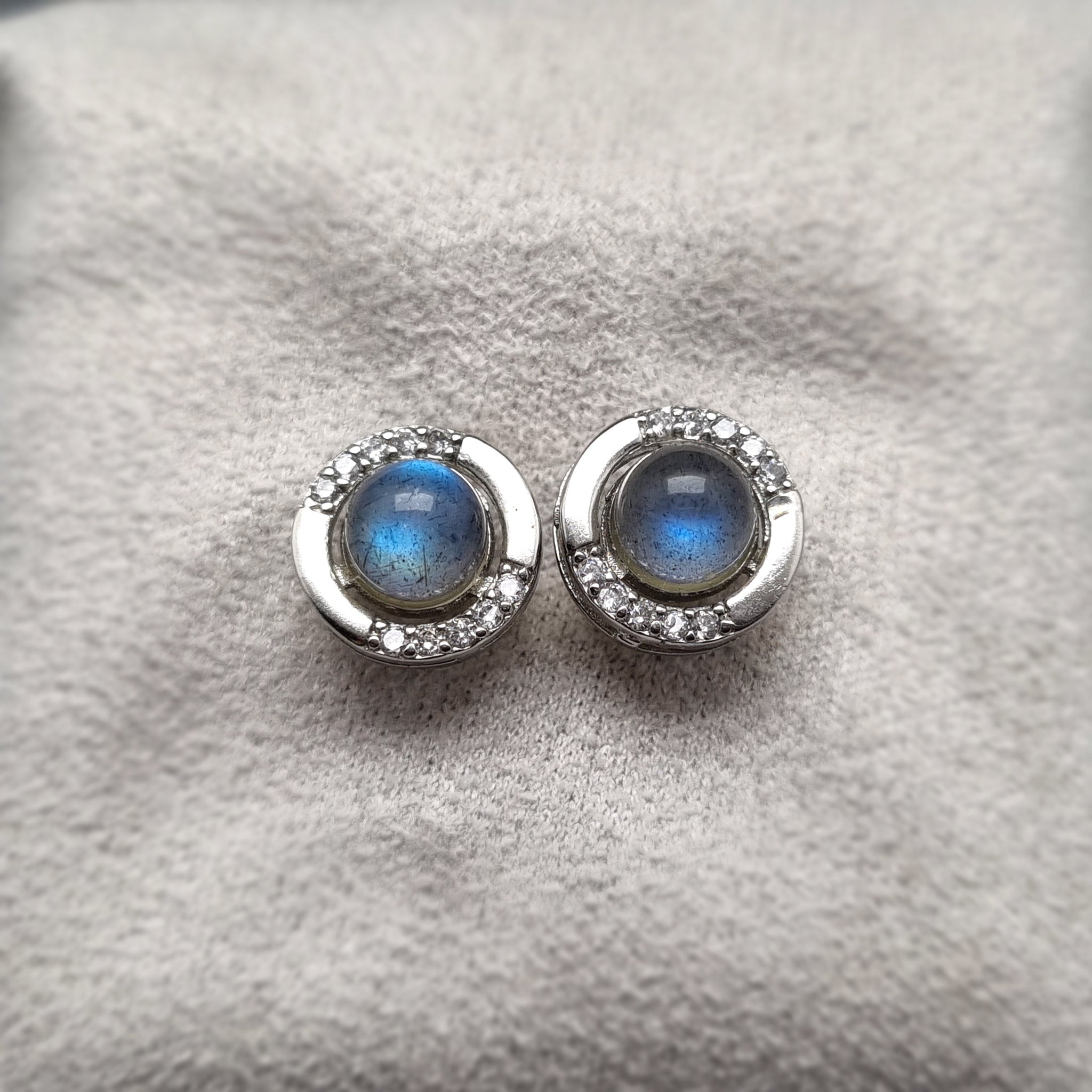 E0057 - Labradorite Round Ear Studs